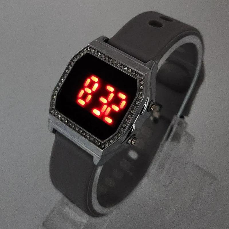 Chic Octagonal Rhinestone Fashion Watch